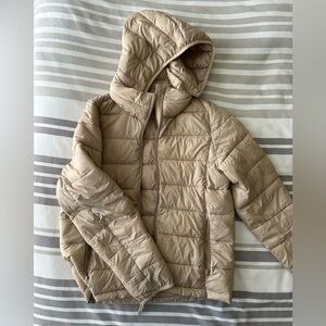 Abercrombie & Fitch Tan lightweight packable puffer. Size S.